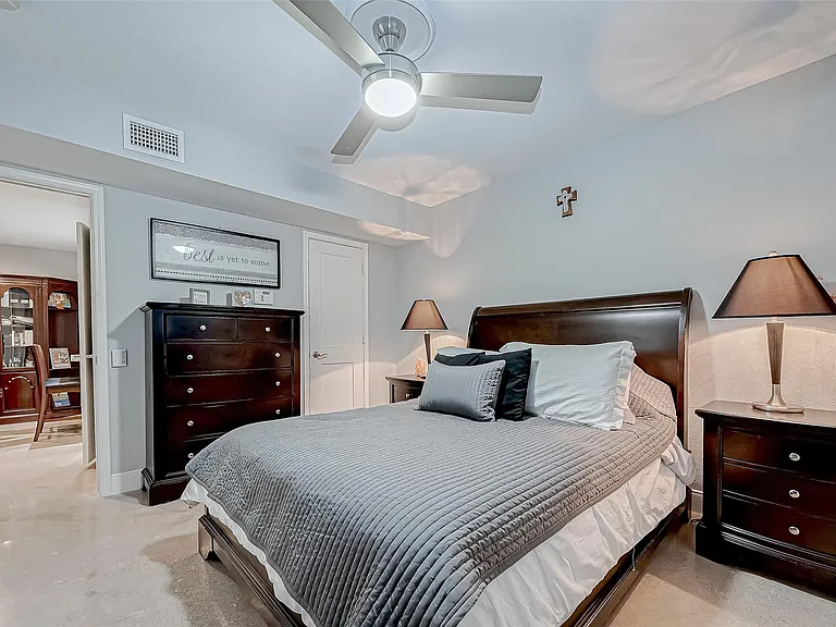 1860 White Oak Dr #375 — Photo 32