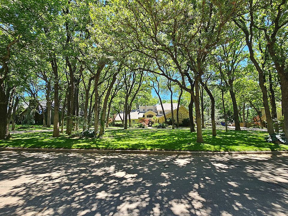 1st image of 2706 Wildwood Pl