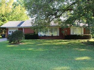 509 W 5th St, Mountain Grove, MO 65711