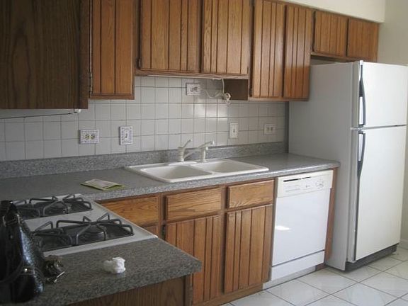 3rd image of 112 Boardwalk St Unit 2E