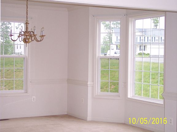4th image of 7 Comfort Ln