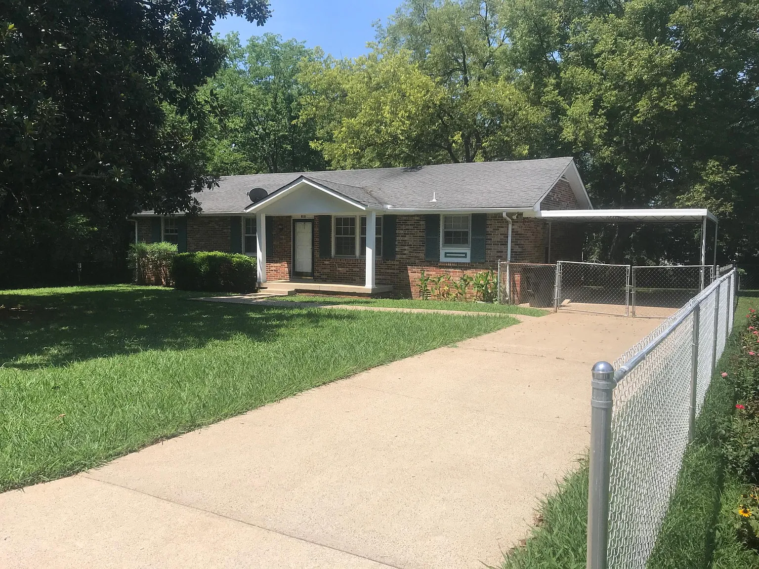 2110 Arrow Ct — Photo 2