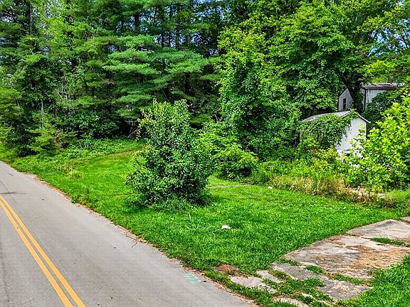 5th image of 218 Cozy Glen Rd