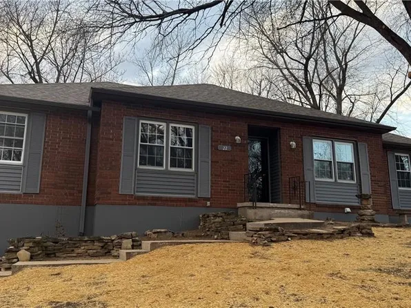 22 Locust Ln, Warrensburg, MO 64093