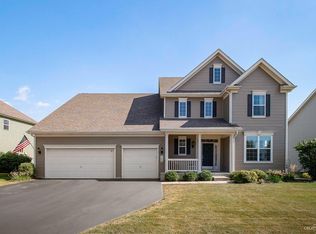 756 Ridgeview Ln, Sugar Grove, IL 60554