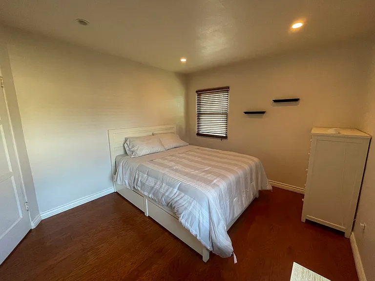 4020 Del Mar Ave — Photo 11