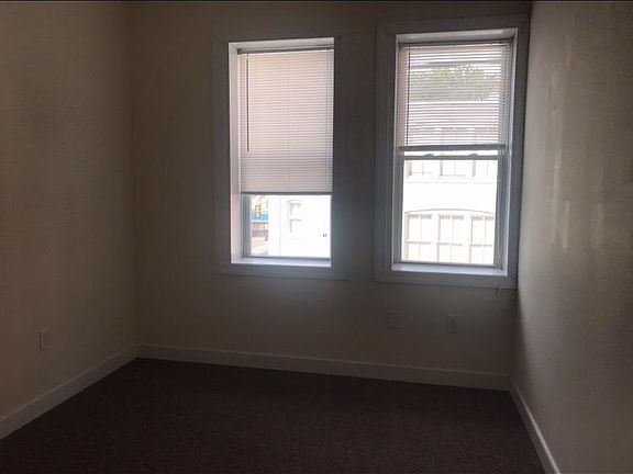 5th image of 320 W Grace St