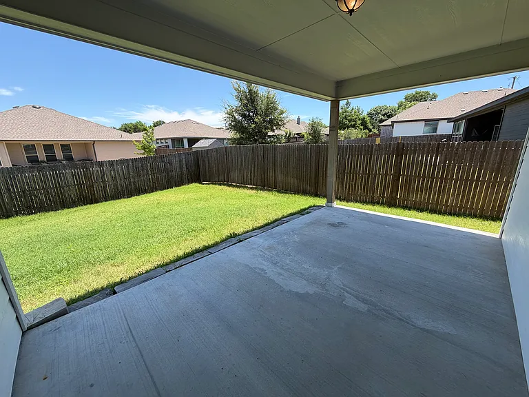 350 Carlisle Dr — Photo 27