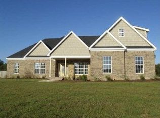 209 Lakeside Dr, Dothan, AL 36301