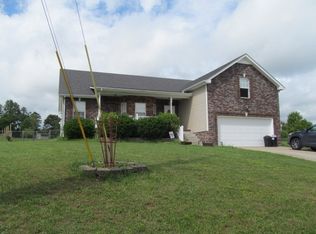 1436 Rustys Ln, Clarksville, TN