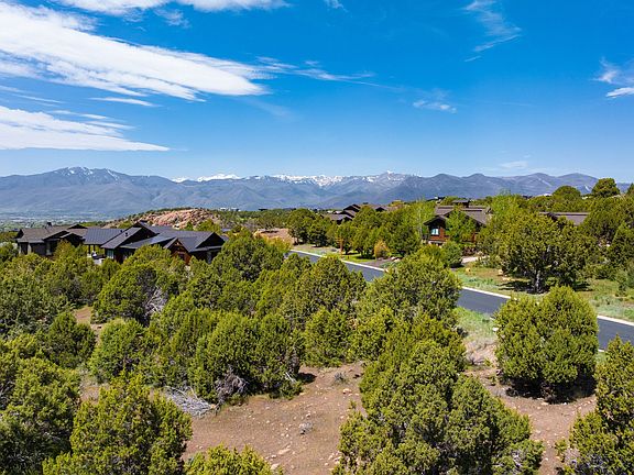 4th image of 3140 E Horse Mountain Cir