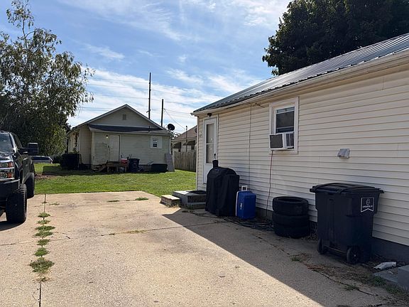 5th image of 1429 W Fair Ave