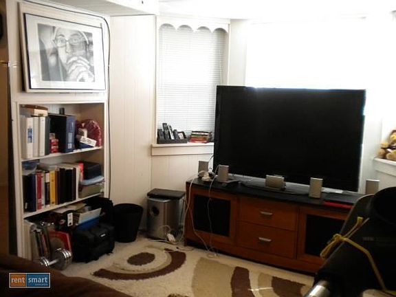 3rd image of 3332 N Hamilton Ave #First