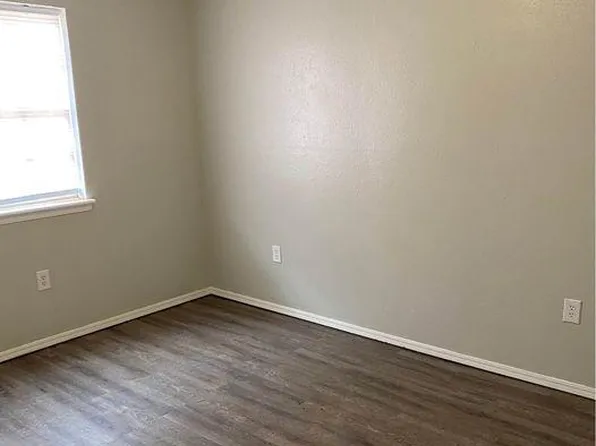 211 S Main St, Okeene, OK