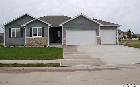 2nd image of 698 Prairie Blvd