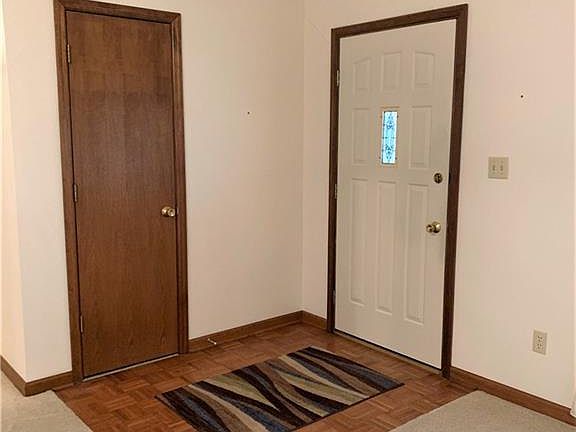3rd image of 63 Elmwood Ct