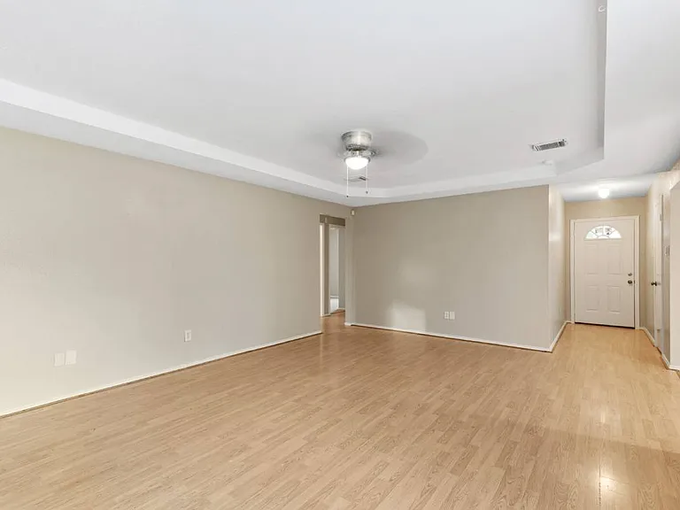 18067 Garden Manor Dr — Photo 3