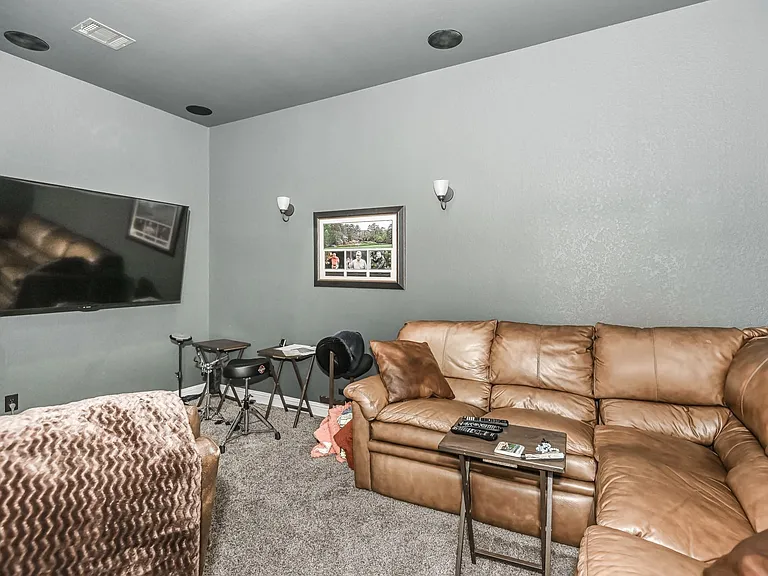 6110 Meadow Bluff Ct — Photo 23