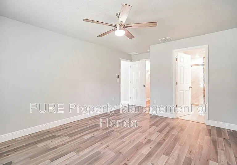 6419 NW 57th Ave — Photo 10