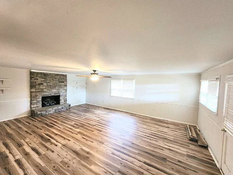 1512 Atwick Dr — Photo 4