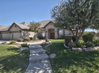 302 Penzance Dr, Bakersfield, CA
