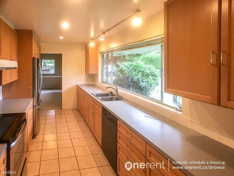 kitchen with newer appliances