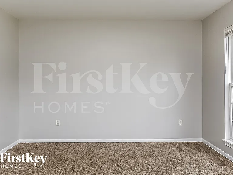 21439 W Georgetown Ct — Photo 12