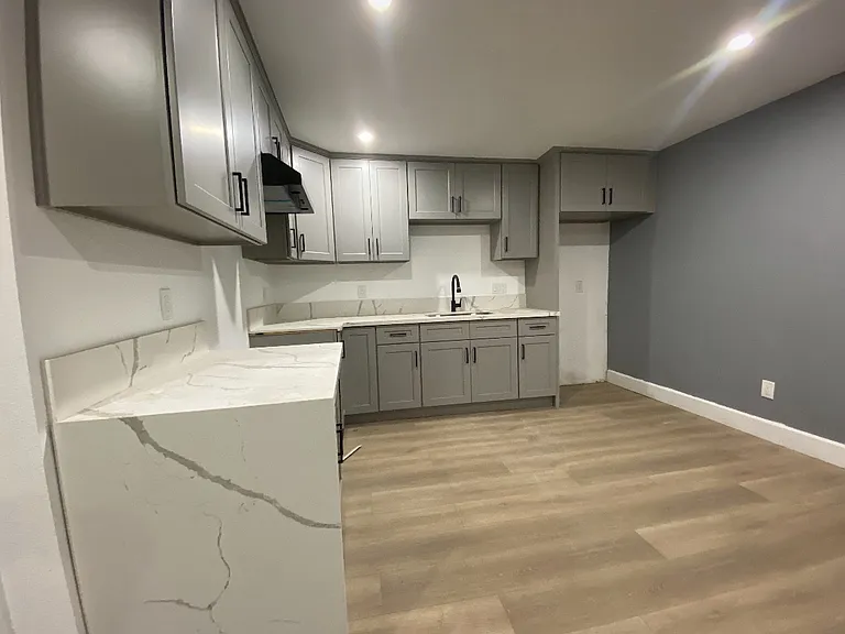 2900 E Hullett St — Photo 1