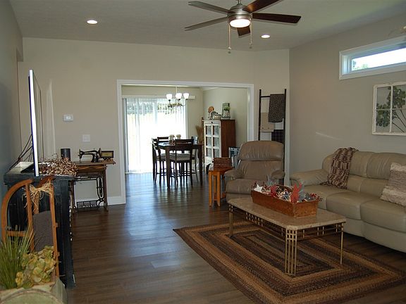 5th image of 215 Royal Birkdale Ct