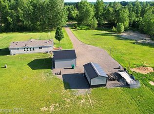 3865 Castle Rd, North Branch, MI 48461