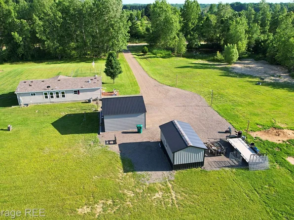 3865 Castle Rd, North Branch, MI 48461