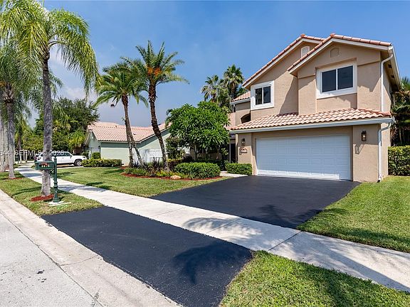 2nd image of 1171 Laguna Springs Dr