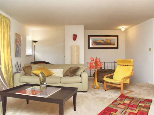 Pointe Breeze Apartments LLC