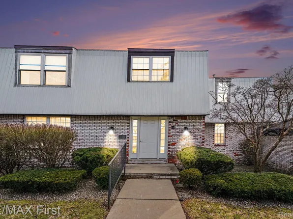 31120 Hunters Dr #98, Farmington Hills, MI 48334
