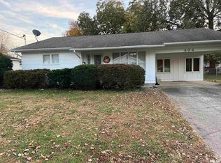404 W 4th St, Benton, IL 62812