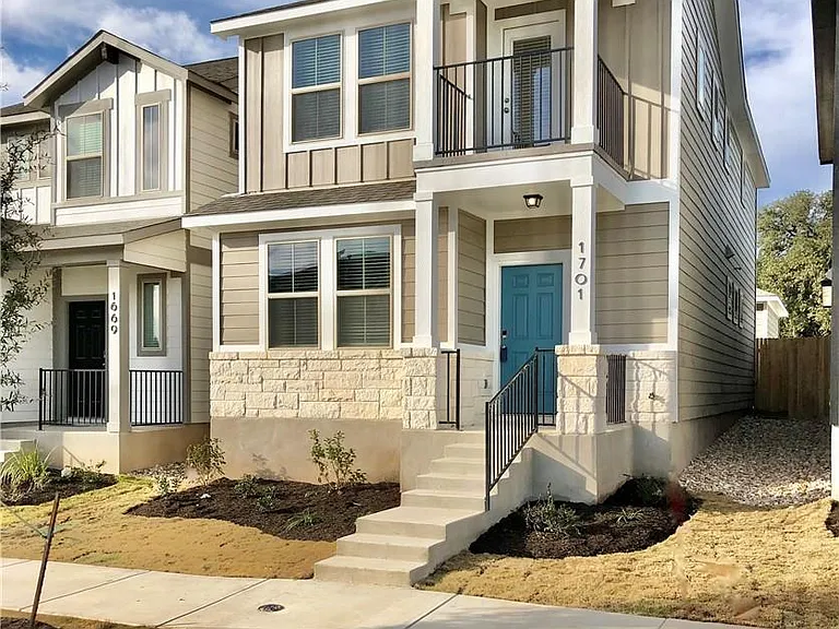 1701 Yaupon Grove Ln — Photo 1