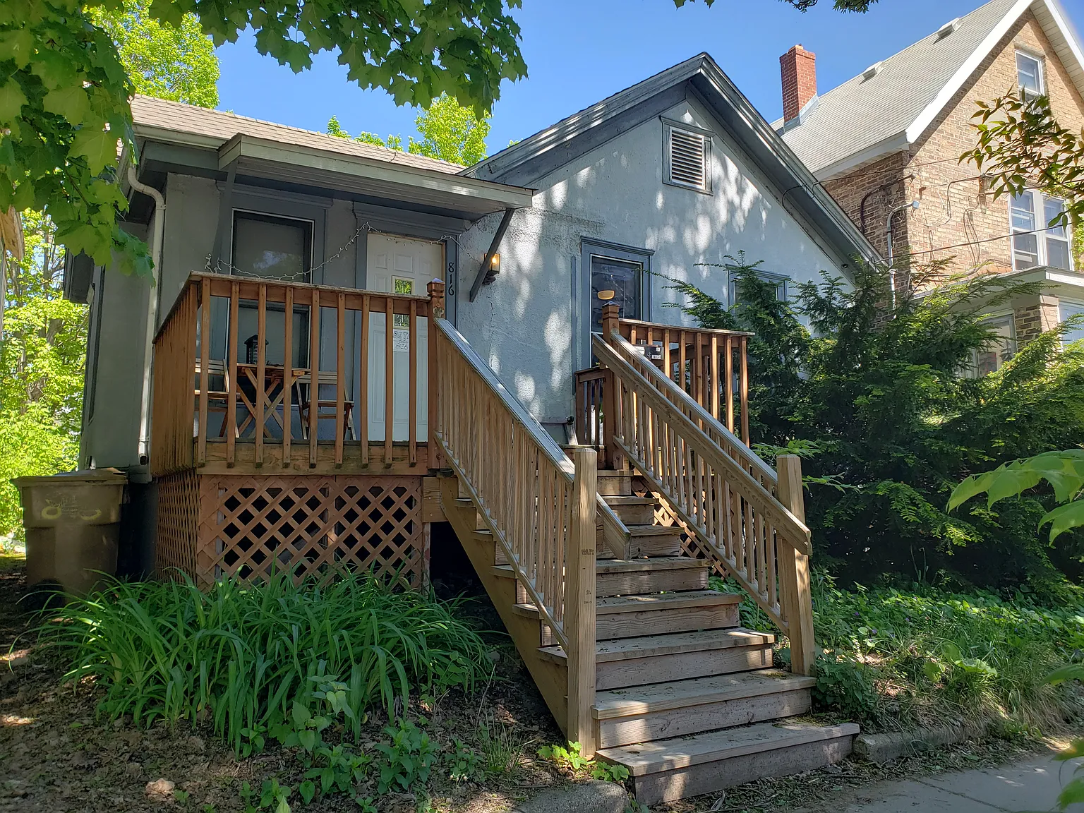 3 bed, 902 sqft, $2,095 — Photo 1