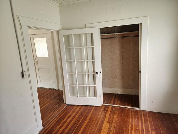 5th image of 115 NE Brace St