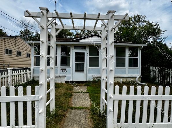 1183 E Lorado Ave