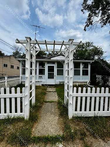 1183 E Lorado Ave Photo 1