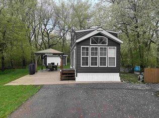 133 E Meadow Cir, Edgerton, WI 53534