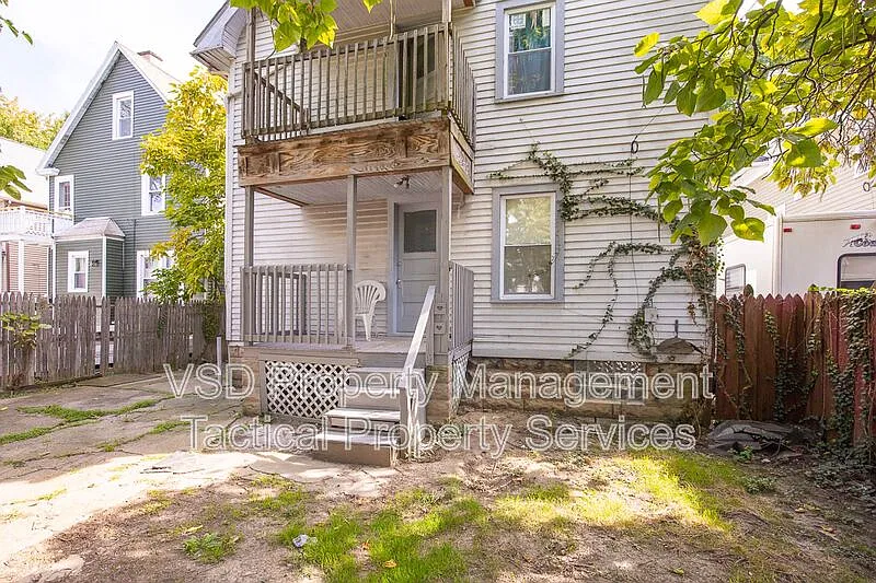 2 bed, 1.0 bath, 1189 sqft, $995 — Photo 4