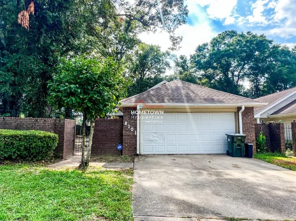 8101 Treetop Ln, Pensacola, FL 32514