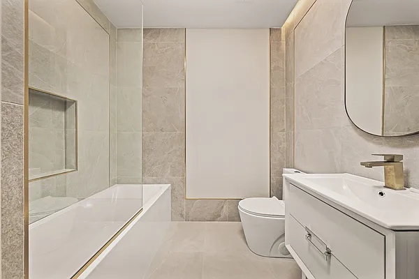 Bathroom, photo 1