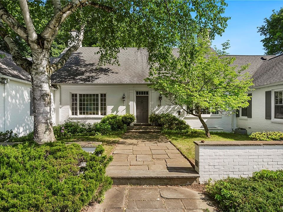 1st image of 6979 Colonial Dr