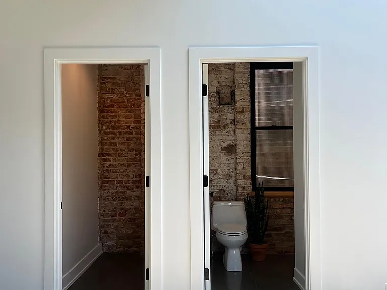 1702 W 19th St #4 — Photo 14