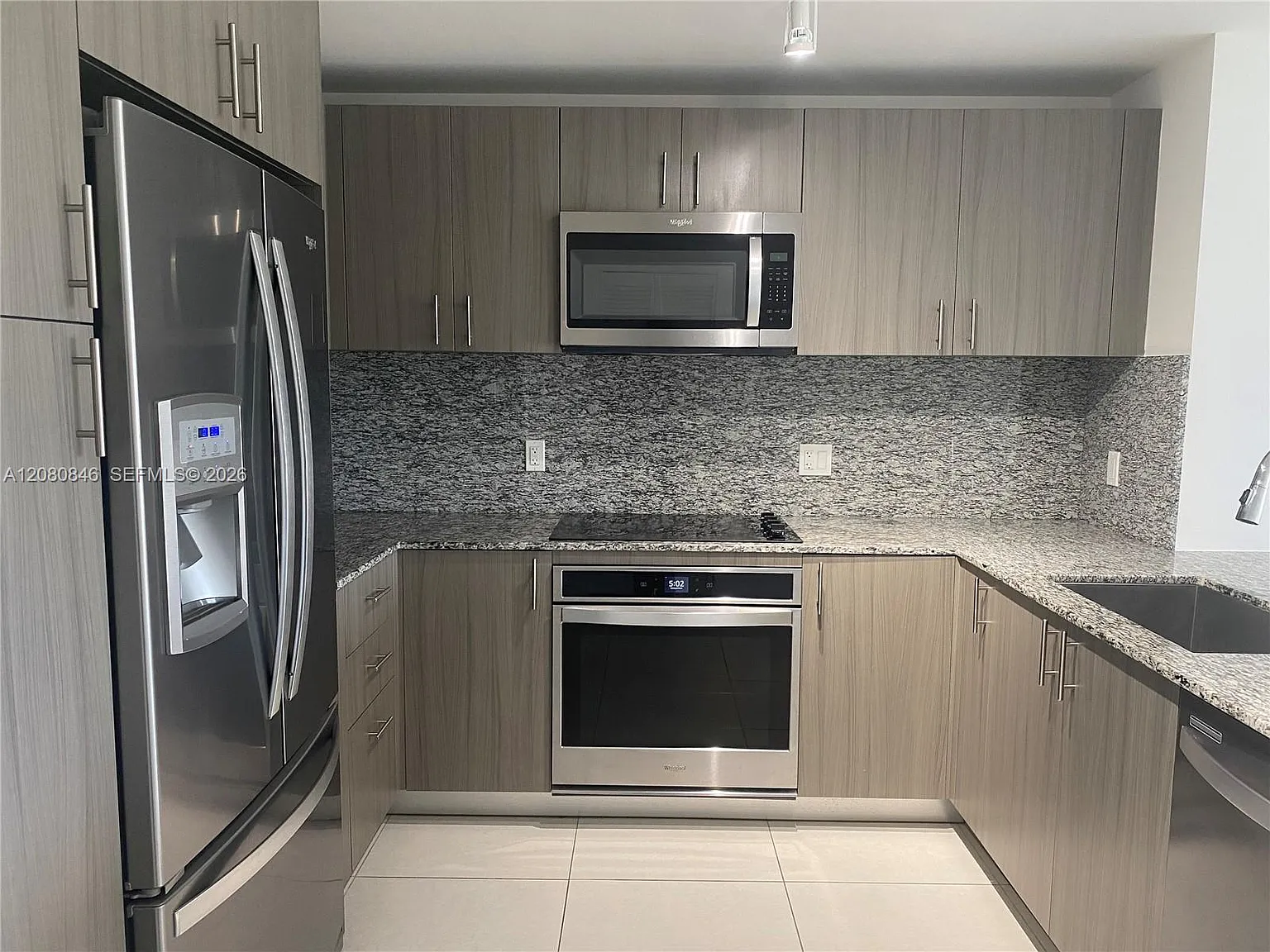 5350 Park Condo — Photo 3