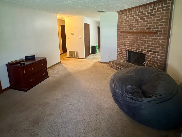 120 Belle Dr — Photo 3