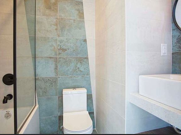 3rd image of 378 Bedford Ave #3K