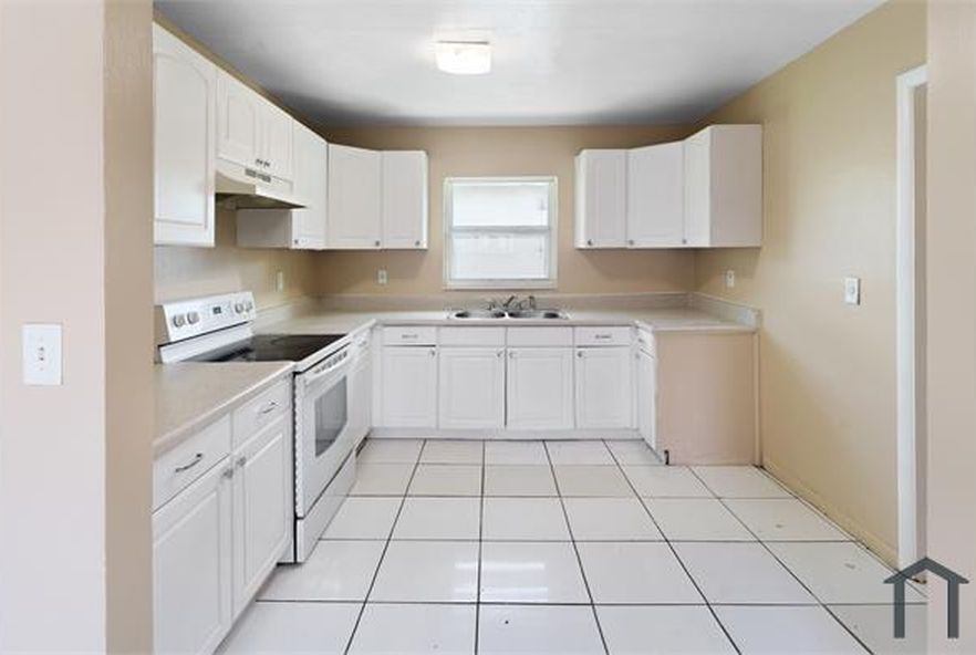721 NW 6th Ave, photo 7